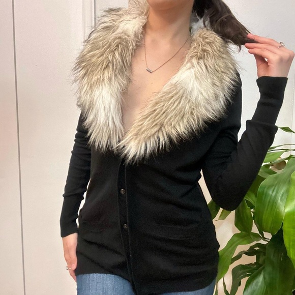 Faux Fur Collar Cardigan in Black & White 🖤 - Picture 6 of 8